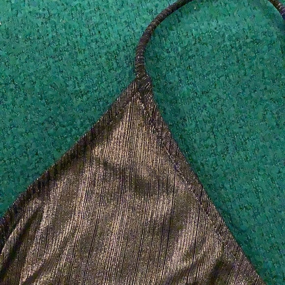 r 3/20$⭐️Gold tank top - Picture 4 of 8